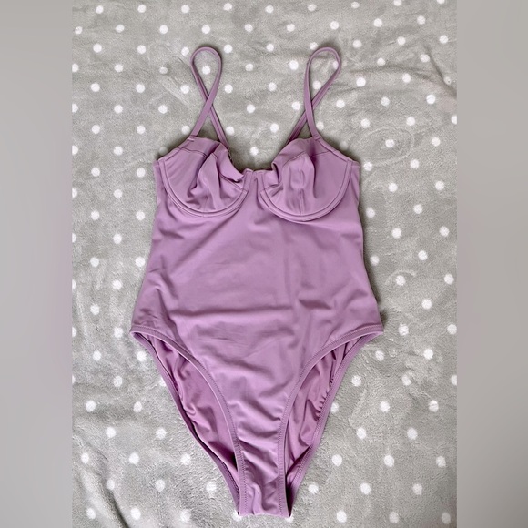 Victoria’s Secret swimsuit. Color: Lila. Size: L/M - Picture 2 of 7